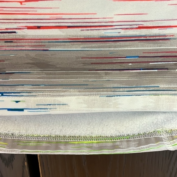 Fila sport running athletic top. White with multi-colored stripes. Size Medium - Picture 5 of 12